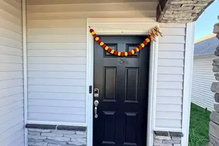 11908 Red Leaf Dr, Charlotte, NC 28215 - Photo 3