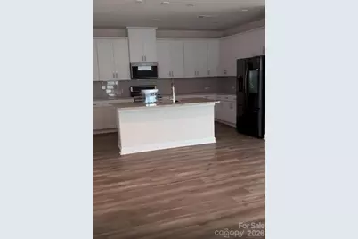 11908 Redleaf Drive, Charlotte, NC 28215 - Photo 7