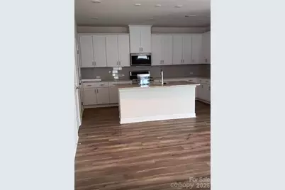 11908 Redleaf Drive, Charlotte, NC 28215 - Photo 5