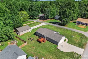2720 Hill Top Dr, Salisbury, NC 28147 - Photo 5