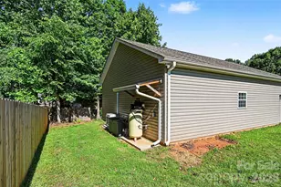 2720 Hill Top Dr, Salisbury, NC 28147 - Photo 7