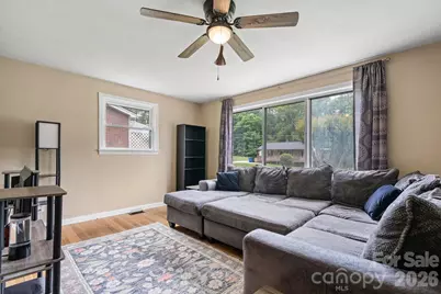 1423 16th Avenue NE, Hickory, NC 28601 - Photo 19