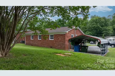 1423 16th Avenue NE, Hickory, NC 28601 - Photo 15
