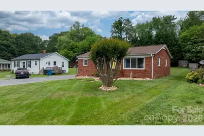 1423 16th Avenue NE, Hickory, NC 28601 - Photo 3