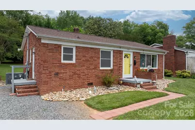 1423 16th Avenue NE, Hickory, NC 28601 - Photo 7