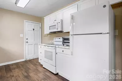 1423 16th Avenue NE, Hickory, NC 28601 - Photo 23