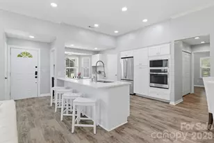 13501 Krislyn Woods Pl, Charlotte, NC 28278 - Photo 9