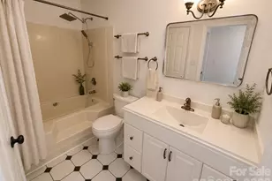 10220 Rockwood Rd, Charlotte, NC 28215 - Photo 11
