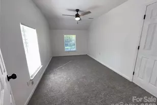 10220 Rockwood Rd, Charlotte, NC 28215 - Photo 11