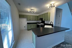 10220 Rockwood Rd, Charlotte, NC 28215 - Photo 7