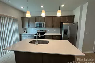 3021 Kingsfield Rd, Charlotte, NC 28208 - Photo 9