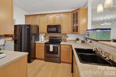 11915 Ridgeway Park Drive, Charlotte, NC 28277 - Photo 9