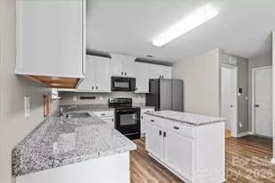 5229 Hawkins Meadow Ct, Charlotte, NC 28213 - Photo 23