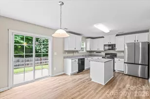 5229 Hawkins Meadow Ct, Charlotte, NC 28213 - Photo 19