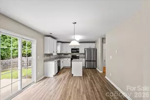 5229 Hawkins Meadow Ct, Charlotte, NC 28213 - Photo 17