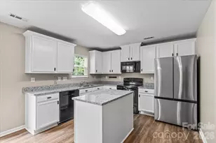 5229 Hawkins Meadow Ct, Charlotte, NC 28213 - Photo 21