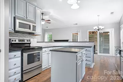 8940 Raven Park Drive, Charlotte, NC 28216 - Photo 9