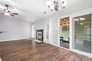 8940 Raven Park Dr, Charlotte, NC 28216 - Photo 17