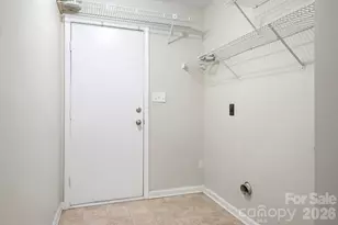 8940 Raven Park Dr, Charlotte, NC 28216 - Photo 29