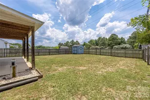 9535 Forest Path Dr, Charlotte, NC 28269 - Photo 41