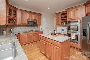 1015 Estate Ln, Matthews, NC 28104 - Photo 13
