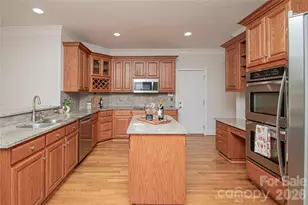 1015 Estate Ln, Matthews, NC 28104 - Photo 15