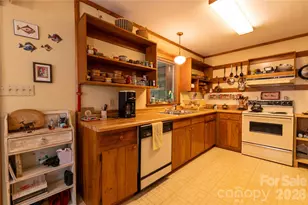 60 Virgels Mountain Rd, Burnsville, NC 28714 - Photo 7