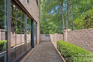 2023 Lynnwood Dr, Charlotte, NC 28209 - Photo 15