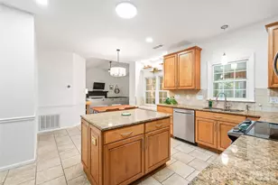 2908 Seton Dr, Matthews, NC 28105 - Photo 9