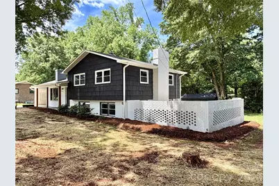 303 Deal Avenue NE, Conover, NC 28613 - Photo 3