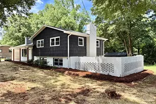 303 Deal Ave NE, Conover, NC 28613 - Photo 3