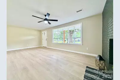 303 Deal Avenue NE, Conover, NC 28613 - Photo 7