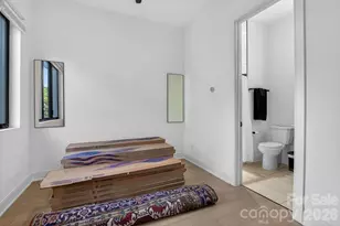 1005 Zinc Ln, Charlotte, NC 28205 - Photo 3