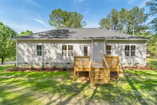 185 Shagbark Ct, West End, NC 27376 - Photo 5