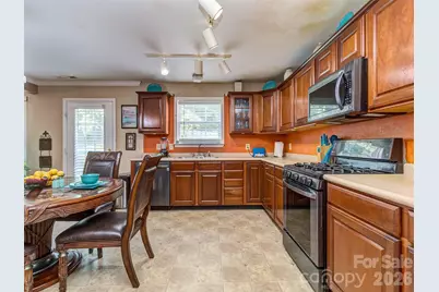 7829 Ponderosa Pine Lane, Charlotte, NC 28215 - Photo 13
