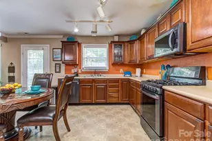 7829 Ponderosa Pine Ln, Charlotte, NC 28215 - Photo 13