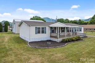 25 Lester Ln, Waynesville, NC 28785 - Photo 3