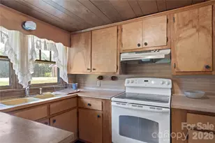 271 Little Ridge Rd, Moravian Falls, NC 28654 - Photo 11