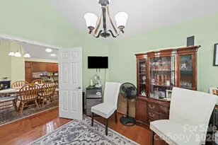 5418 Prosperity View Dr, Charlotte, NC 28269 - Photo 9
