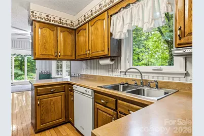 126 Surry Lane, Hendersonville, NC 28791 - Photo 11