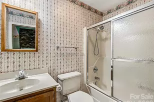 126 Surry Ln, Hendersonville, NC 28791 - Photo 23