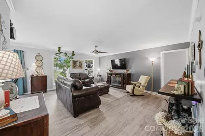 2104 Sheffield Court NW, Conover, NC 28613 - Photo 3