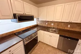 1625 Merry Oaks Rd, Charlotte, NC 28205 - Photo 11