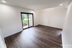 1625 Merry Oaks Rd, Charlotte, NC 28205 - Photo 3