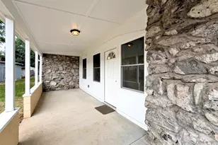 492 Riverbend St, Waynesville, NC 28786 - Photo 11
