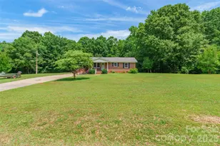 1820 Brian Kelly Ln, Fort Mill, SC 29708 - Photo 3