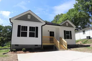 605 E Robinson St, Dallas, NC 28034 - Photo 1