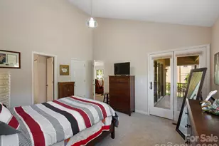 905 Red Oak Dr, Hendersonville, NC 28791 - Photo 23