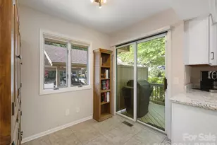 905 Red Oak Dr, Hendersonville, NC 28791 - Photo 21