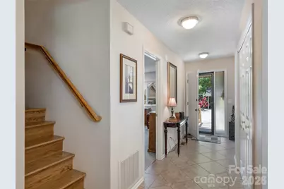 905 Red Oak Drive, Hendersonville, NC 28791 - Photo 5